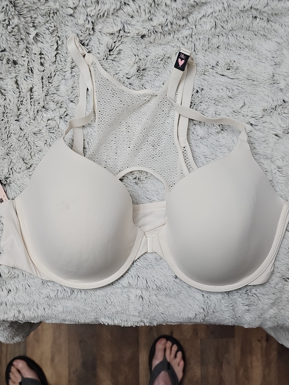 Vuctorias Secret Light Cream T-Shirt Bra with Lace Racerback